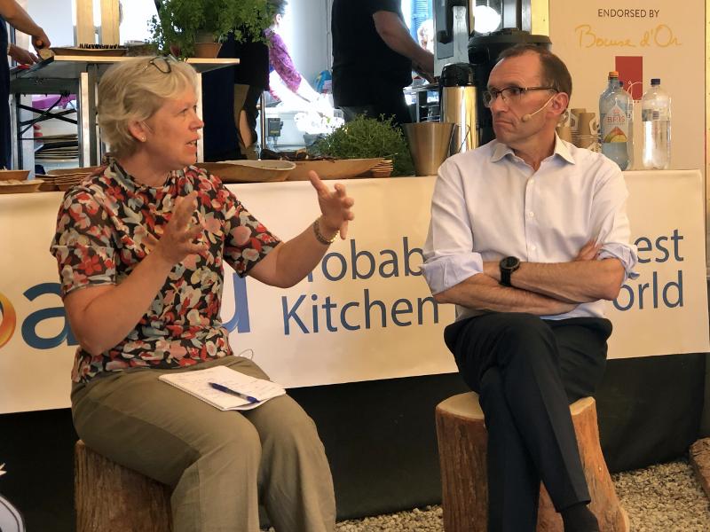 Marit og Barth-Eide.jpeg Marit Reigstad stiller gjerne opp som foredragsholder og paneldeltaker. Hun deltok i en debatt om iskantsonen med klima- og miljøminister Espen Barth-Eide på Arendalsuka i 2022.